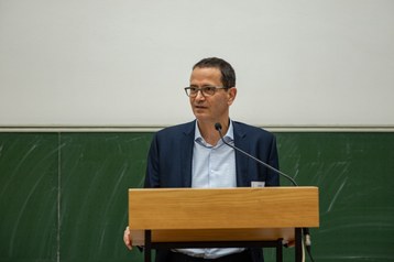Prof. Jürgen Beck: Introduction of the second keynote speaker