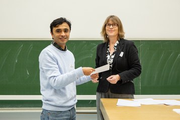 Best poster by a postdoc or higher: Dr. Sajib Chakraborty (Institute for Biomedical Informatics and Systems Medicine) awarded by Prof. Carola Hunte 